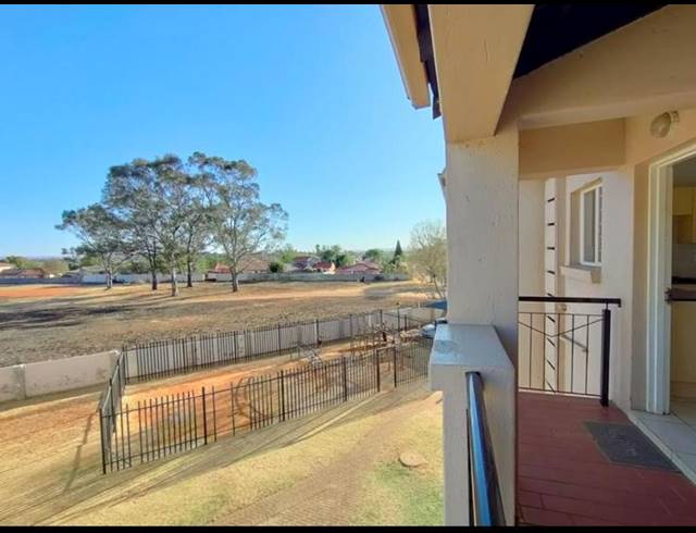 2 BEDROOM TOWNHOUSE FOR SALE IN KLIPPOORTJIE